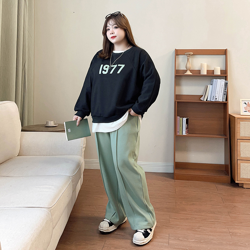 Cozy Velvet-Lined Plus-Size Autumn-Winter Letter Print Pullover Sweater for Women