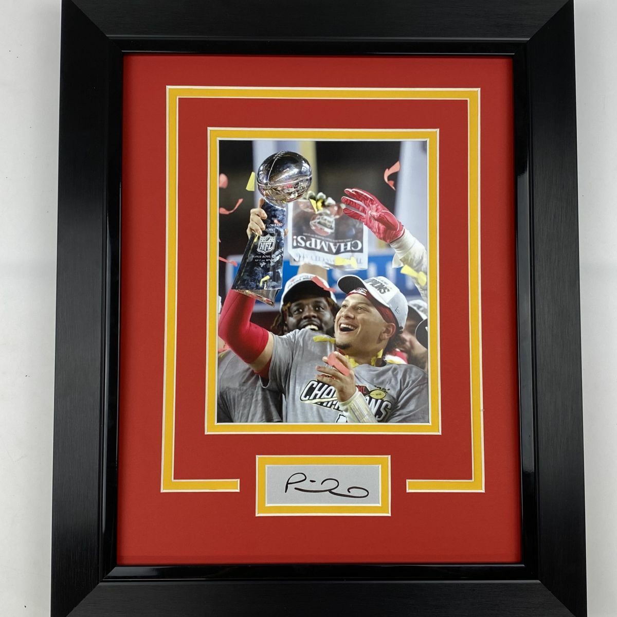 Framed Patrick Mahomes Facsimile Laser Engraved Auto Kansas City Chiefs Photo Poster painting