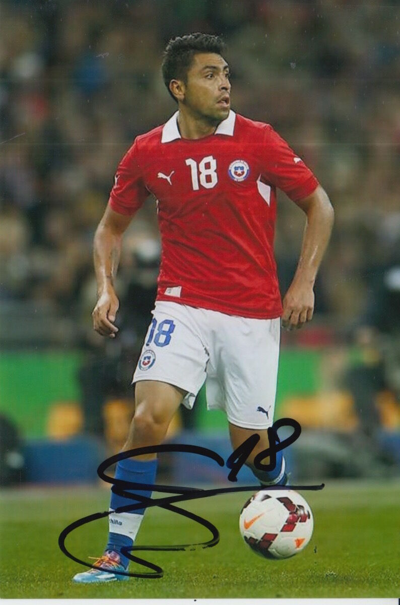 CHILE HAND SIGNED GONZALO JARA 6X4 Photo Poster painting 2.