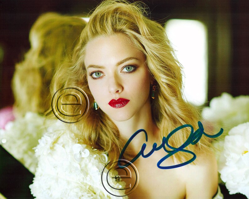 Amanda Seyfried Autographed Signed Photo Poster painting 8 x 10 print Photo Poster painting picture poster wall art autograph