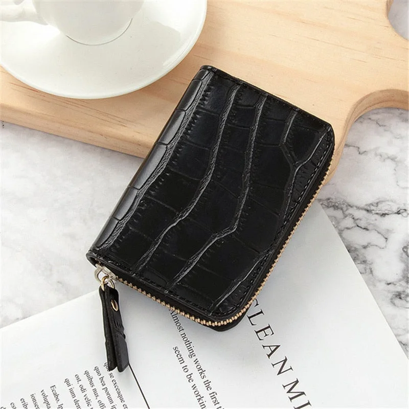 PURDORED 1 Pc Crocodile Pattern Card Holder for Women Unisex Leather Business Credit Card Holder Bank Card Case Mini Wallet