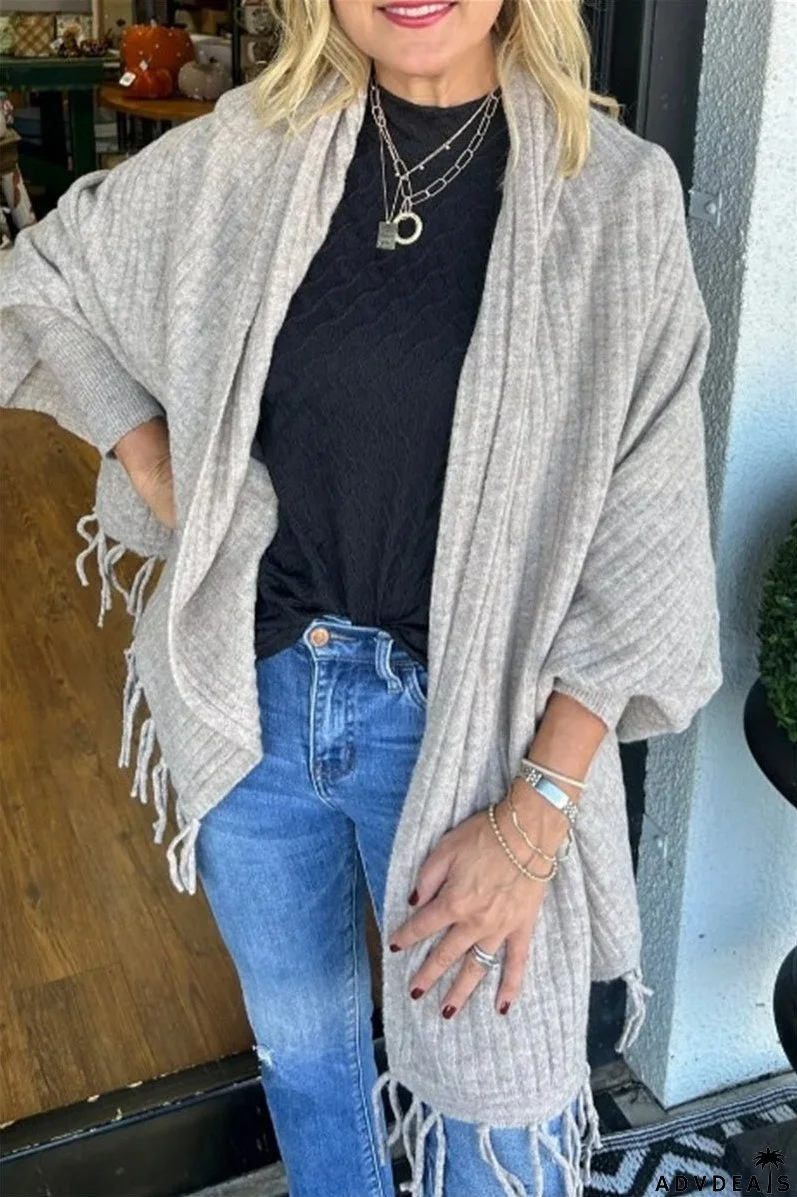 Casual cardigan with tassels for everyday use