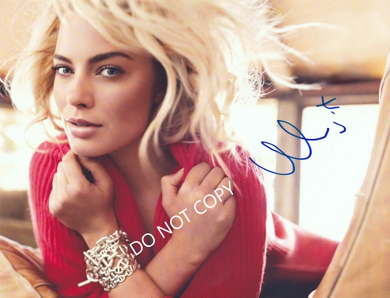 Margot Robbie, Actress: Suicide Squad 8 x10 20x25 cm Autographed Hand Signed Photo Poster painting