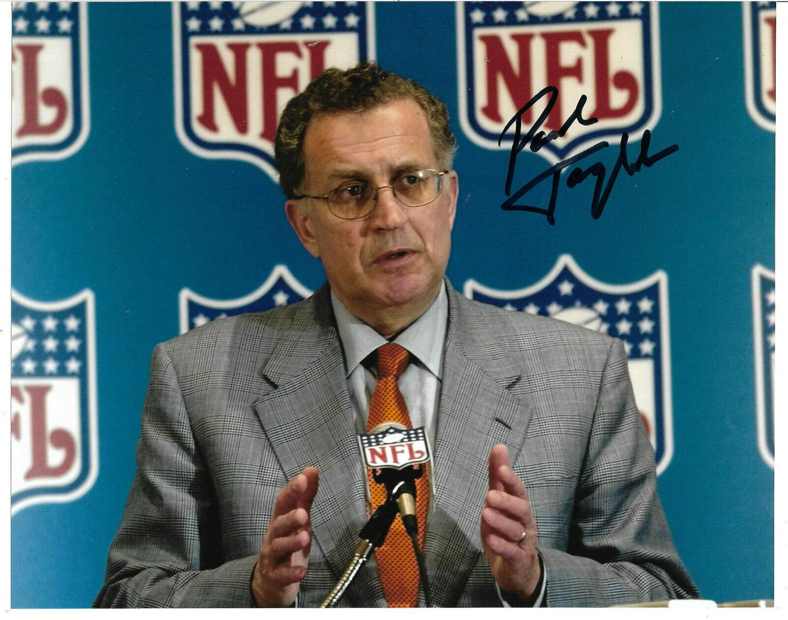 Paul Tagliabue Authentic Signed 8x10 Photo Poster painting Autograph, NFL Commissioner, HOF