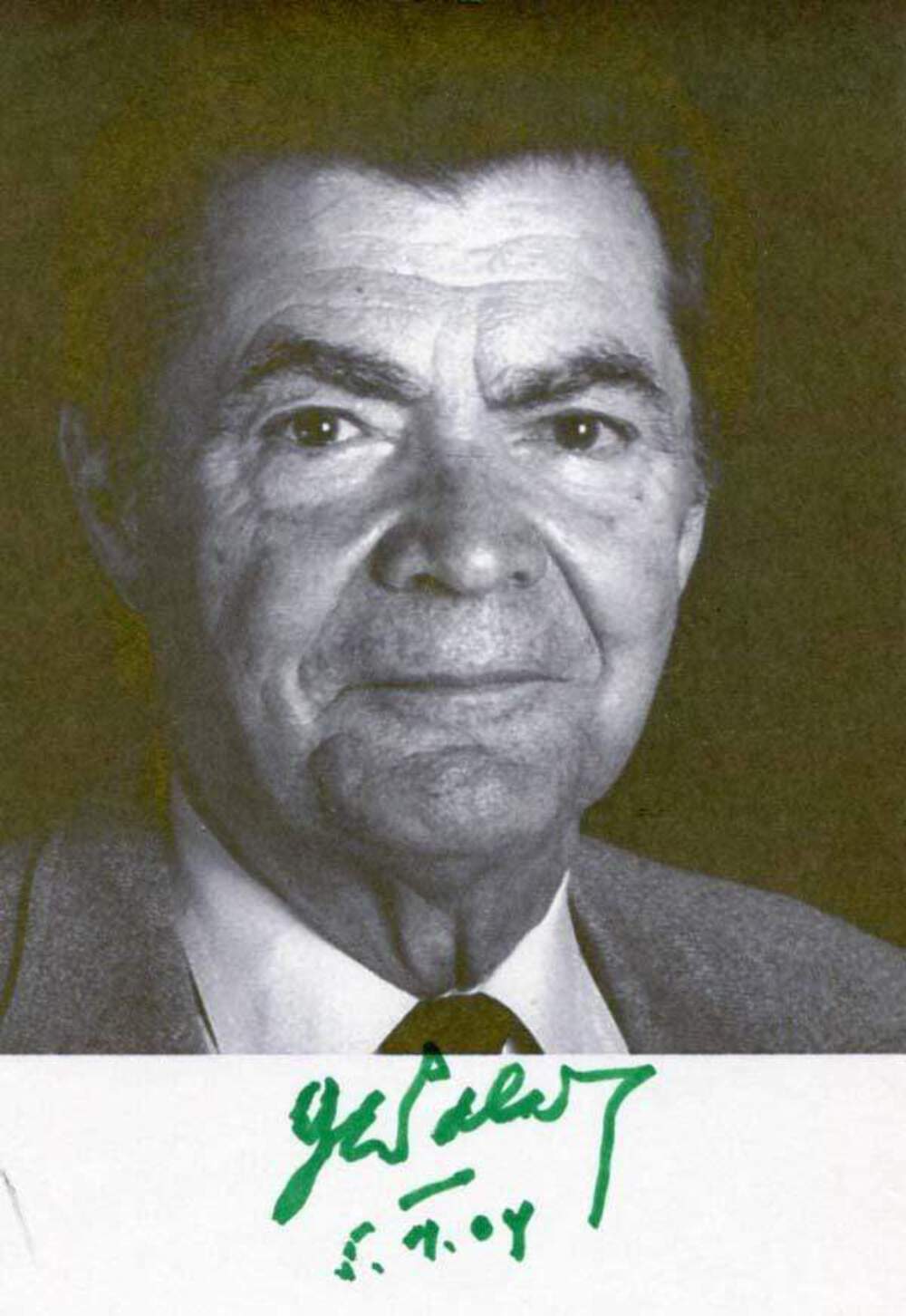 NOBEL PRIZE 1974 CELL BIOLOGIST George Emil Palade autograph, signed Photo Poster painting