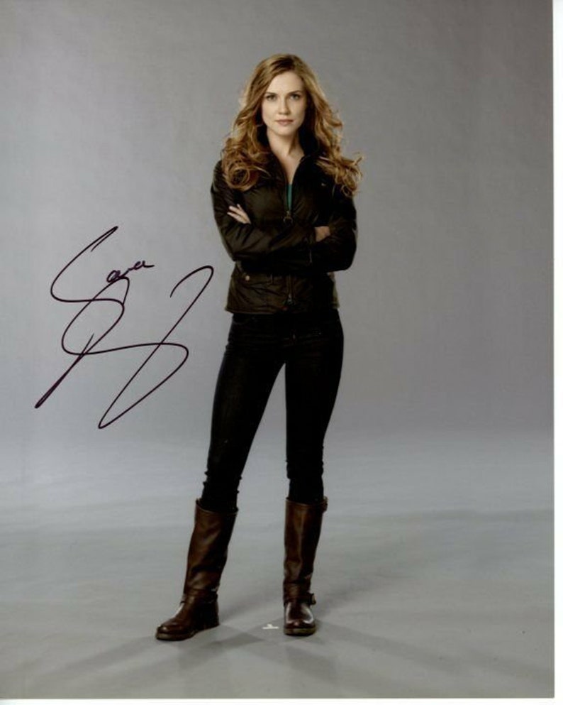 Sara canning signed autographed primeval: new world dylan weir Photo Poster painting