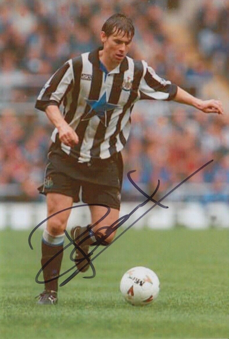 ROB LEE HAND SIGNED 6X4 Photo Poster painting NEWCASTLE UNITED FOOTBALL AUTOGRAPH 11