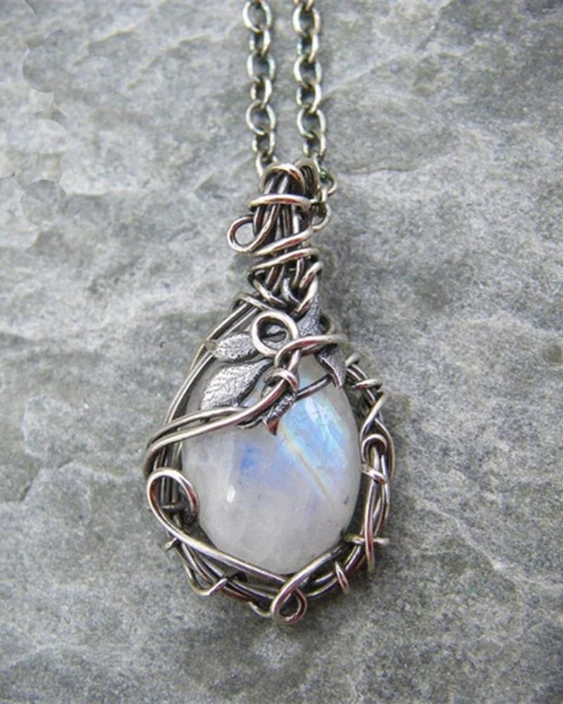 Vintage Winding Moonstone Necklace