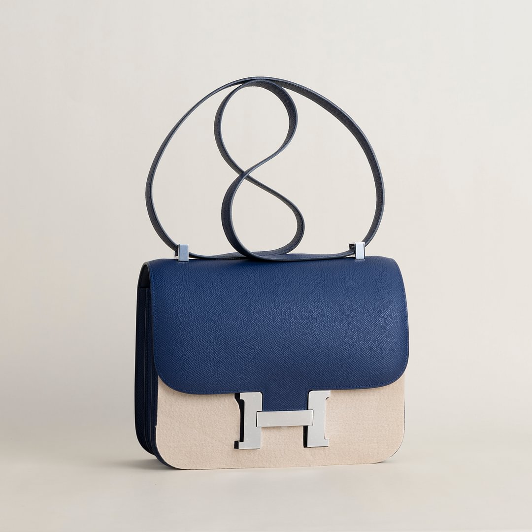 Constance 24CM Epsom 73 Bleu sapphire PHW