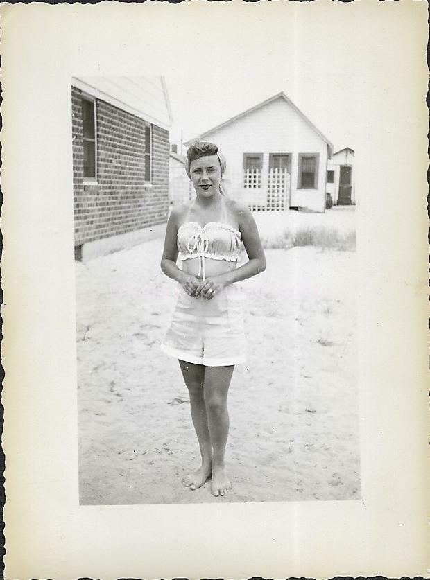 A DAY AT THE BEACH Vintage FOUND Photo Poster paintingGRAPH bw MID CENTURY Original 19 24 W