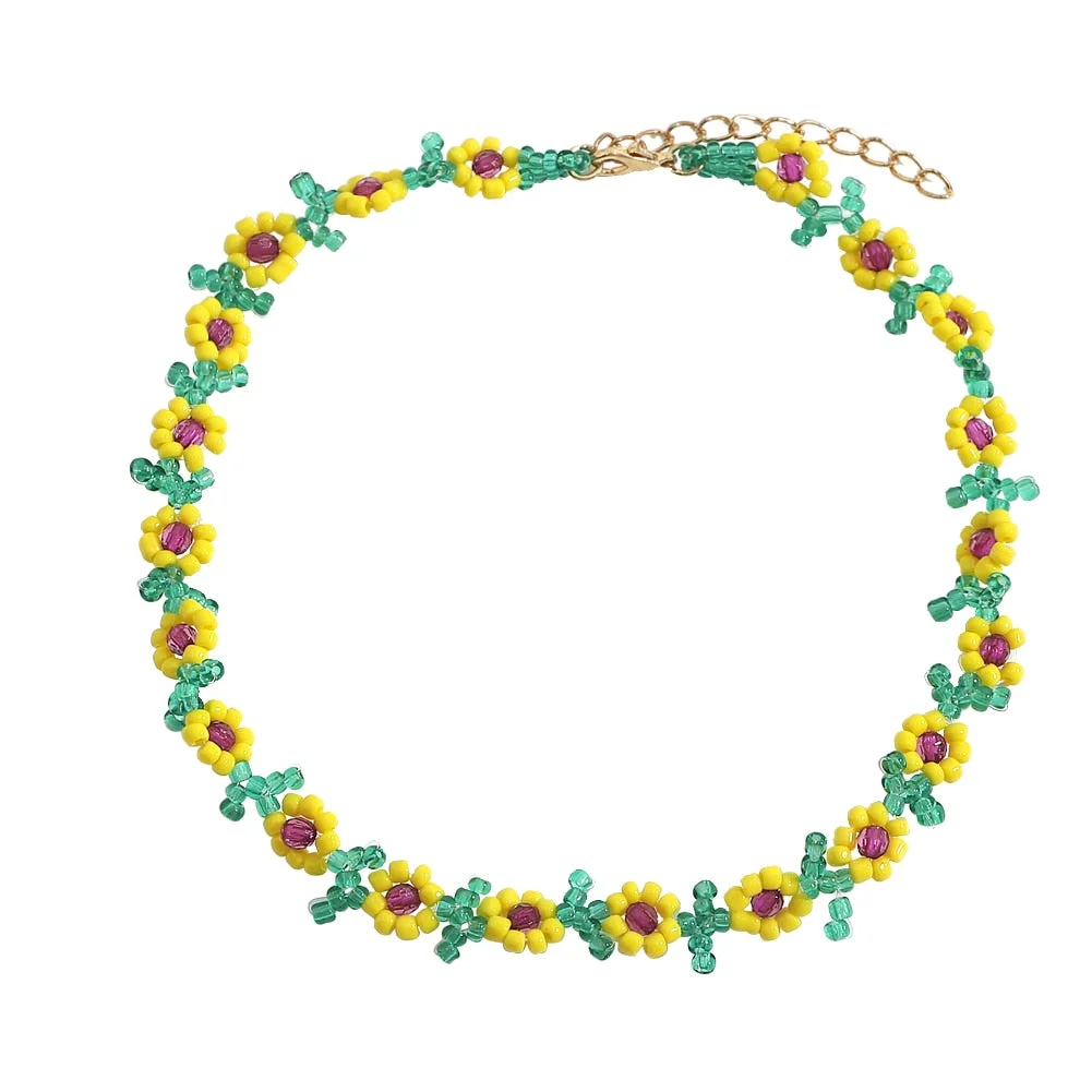 Dvacaman Korean Trendy Colorful Little Daisy Flower Beaded Necklace for Women Boho Acrylic Bead Clavicle Necklace Choker Jewelry