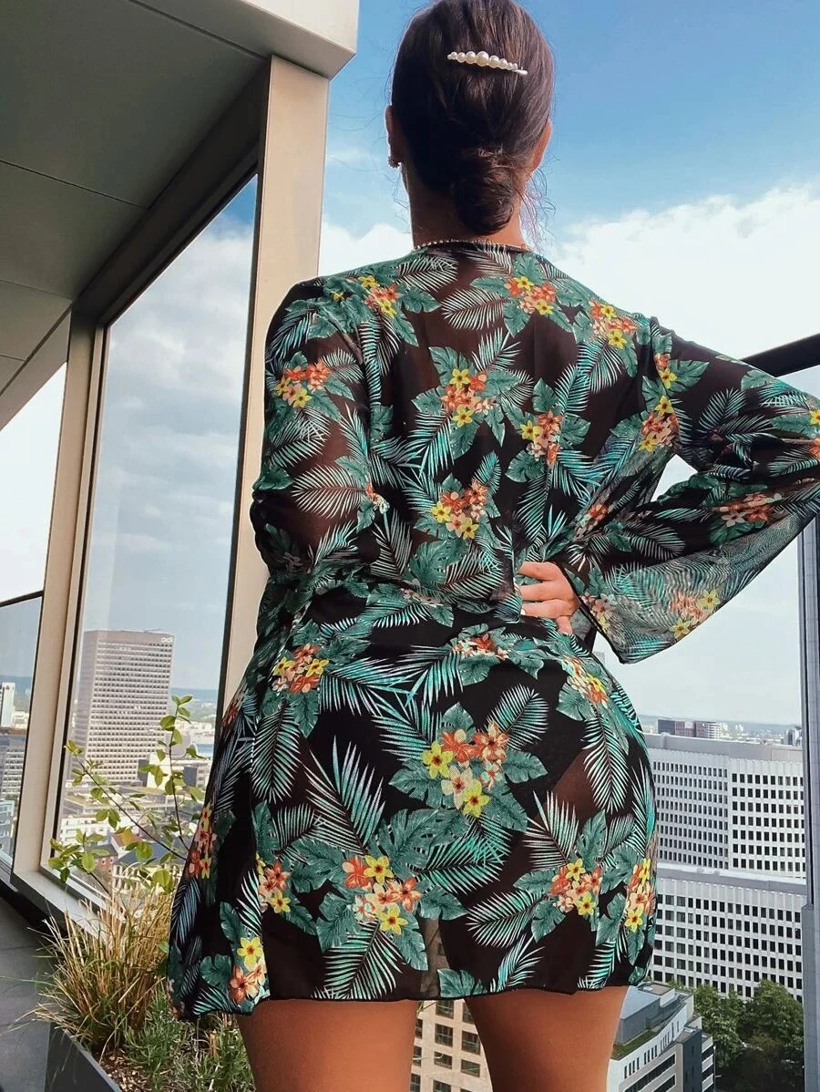 Uveng Uveng New Swimsuit Female Bikini Sexy Split Swimsuit Blouse Sunscreen Beach Three-Piece Set