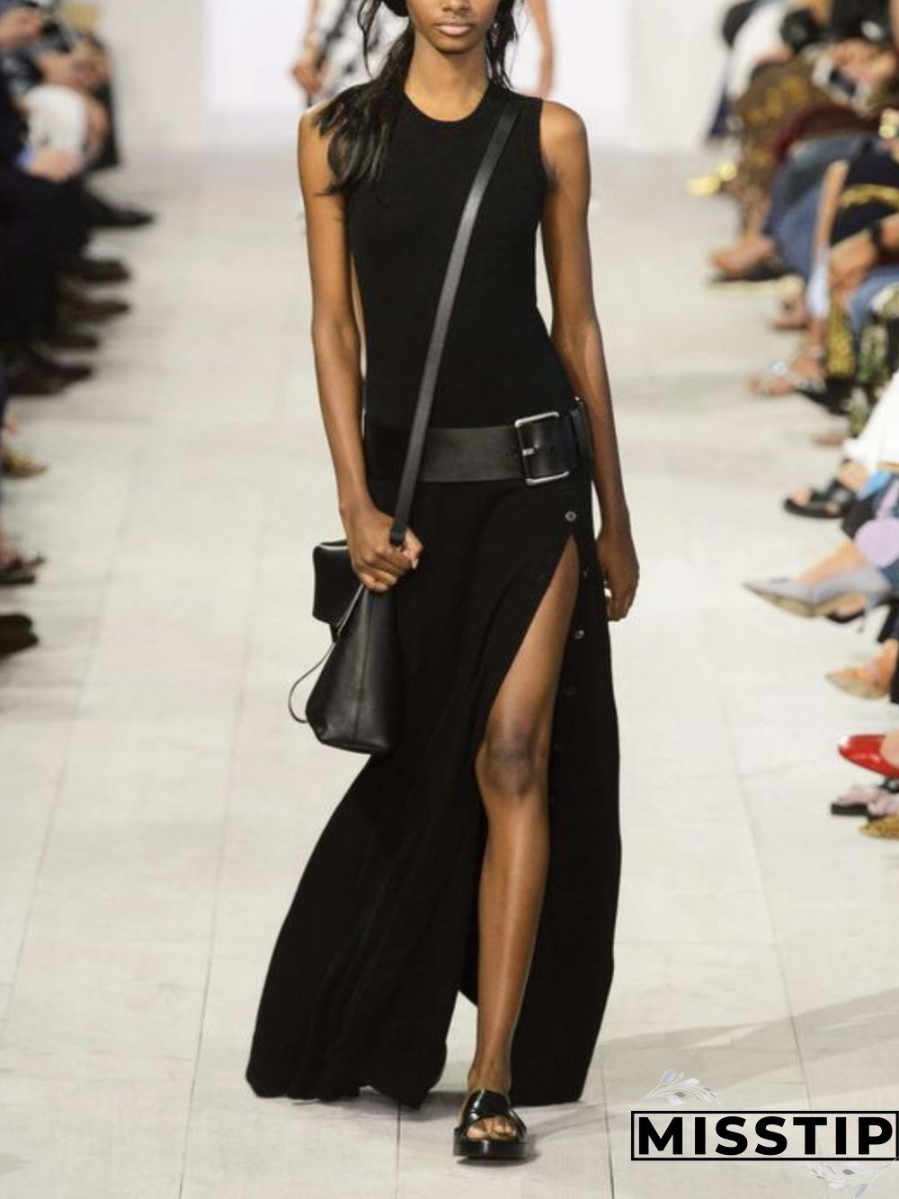 Women Casual Sleeveless Round Neck Plus Size Maxi Dresses