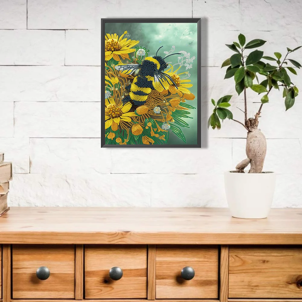 Special Shape Diamond Painting 30*40cm - Bee