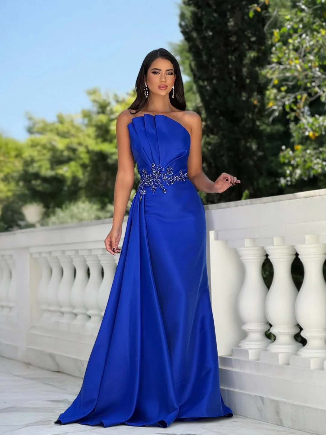 Luxurious Royal Blue Beadings Straight Across Sleeveless Prom Dress With Side Train YK0208