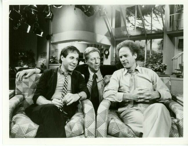 Paul Simon Art Garfunkel GMA David Hartman 1983 7x9 Press Photo Poster painting