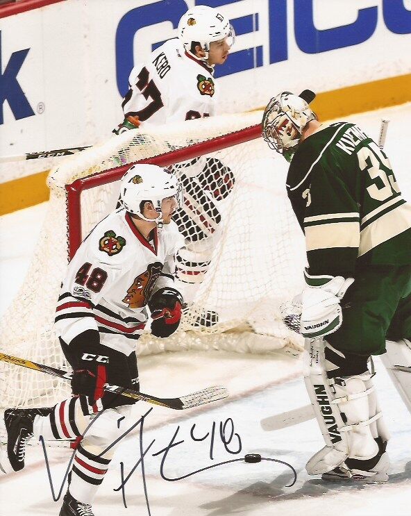 Vinnie Hinostroza signed Chicago Blackhawks 8x10 Photo Poster painting autographed Vincent 2