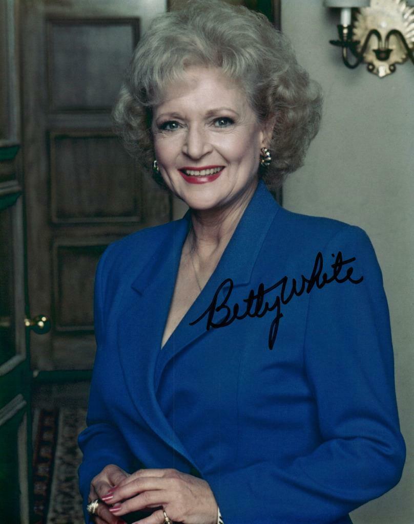 Betty White 8x10 Signed Autographed Photo Poster painting Picture with COA