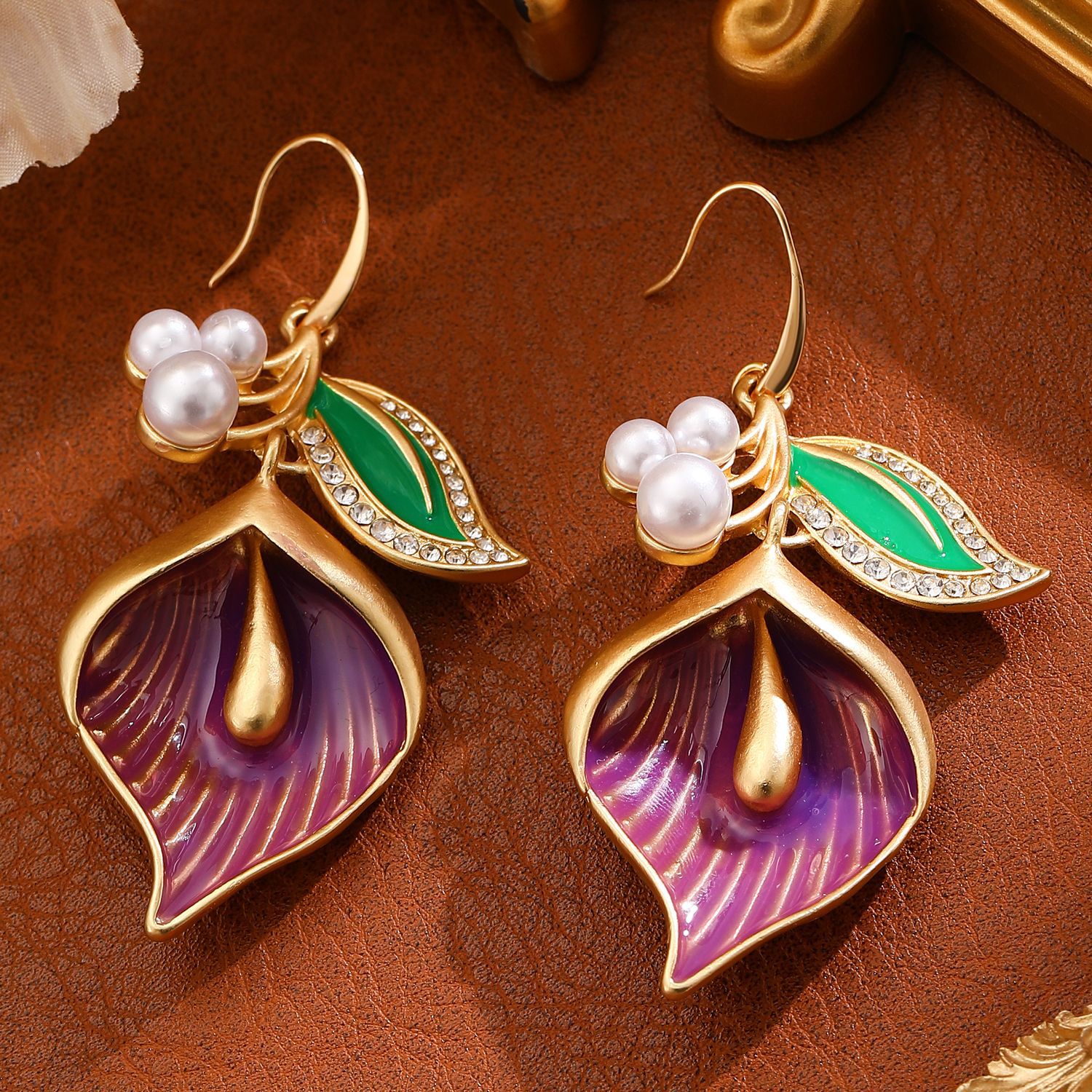 Horseshoe Lotus Leaf Gold-Plated Earrings