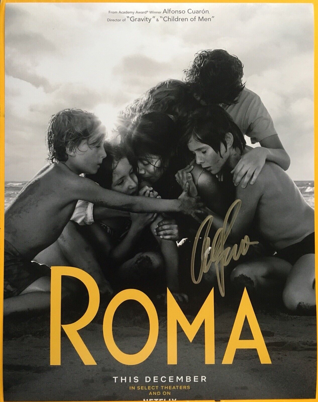 ROMA Alfonso Cuaron Signed Autographed 11x14 Photo Poster painting Director NETFLIX