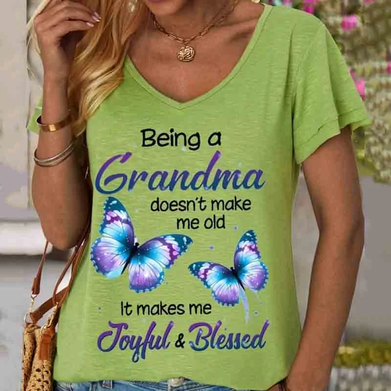 Butterfly Being A Grandma Doesn’t Make Me Old It Makes Me Joyful And Blessed Simple V Neck T-Shirt