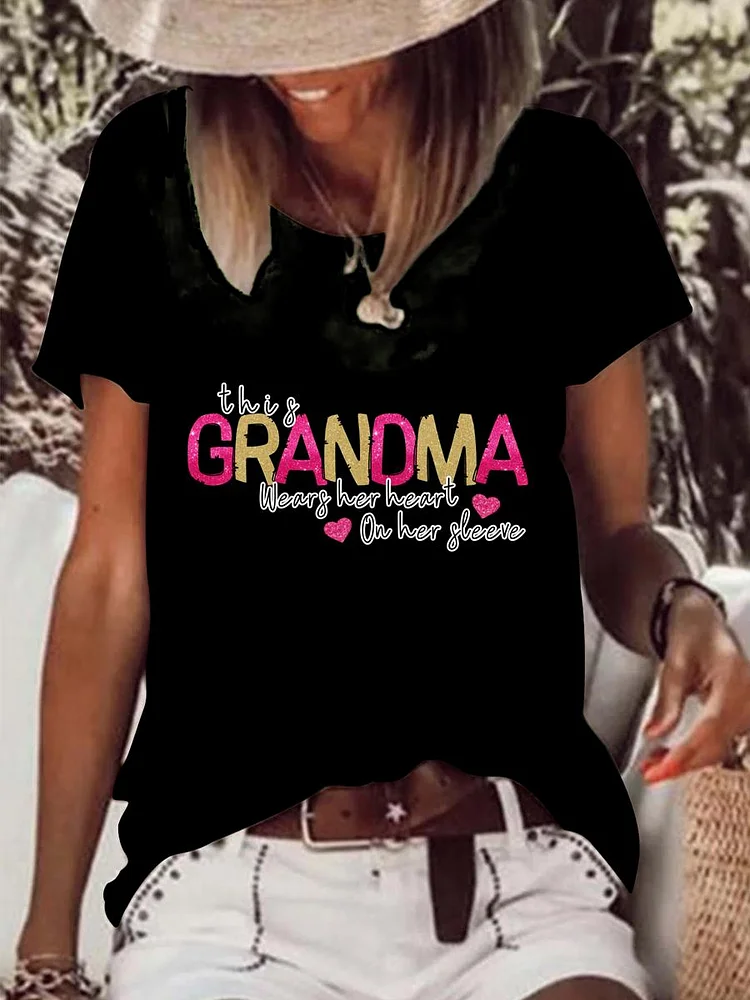 This grandma wears her heart on her sleeve Raw Hem Tee-0026004