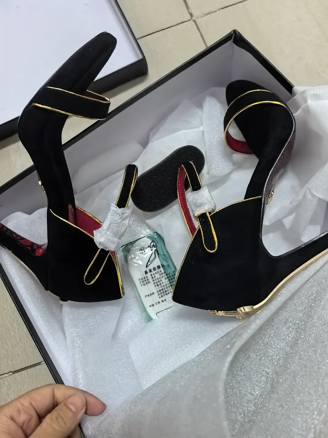 Insert the sharp blade into the heart 🗡️  Cesare Paciotti Dagger High Heels