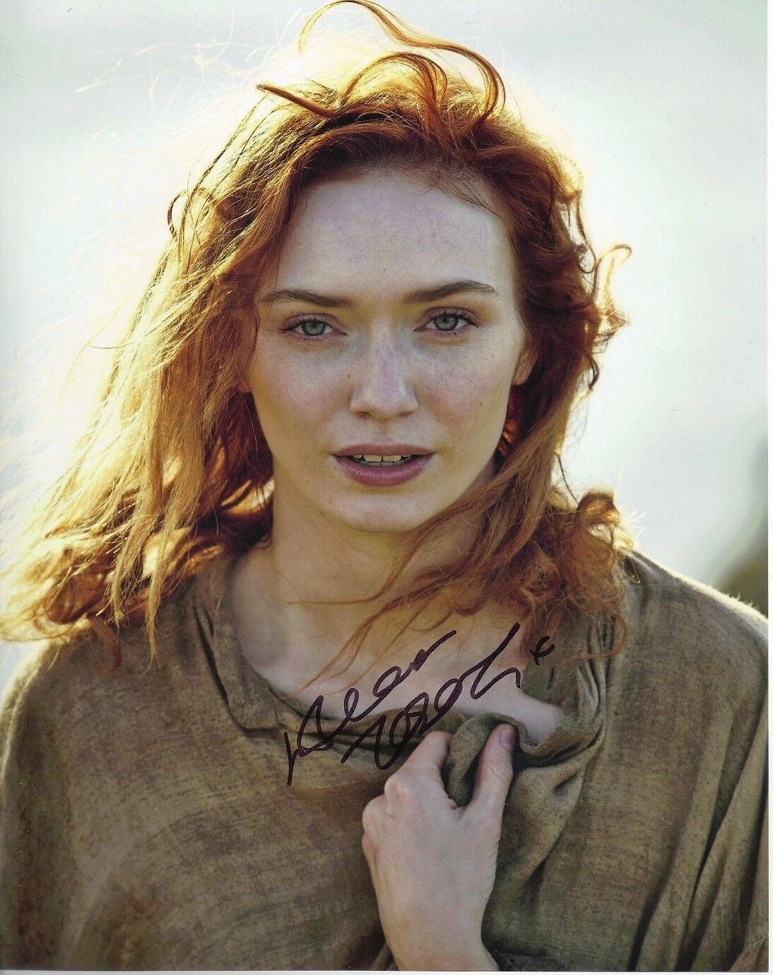 Eleanor Tomlinson SIGNED 10X8 Photo Poster painting Poldark Genuine AFTAL COA (5548)