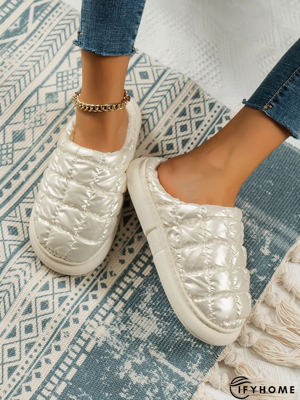 Thermal Lined Quilted Bedroom Slippers | IFYHOME