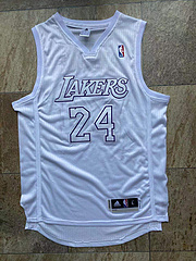 Los Angeles Lakers Bryant White 24 MN