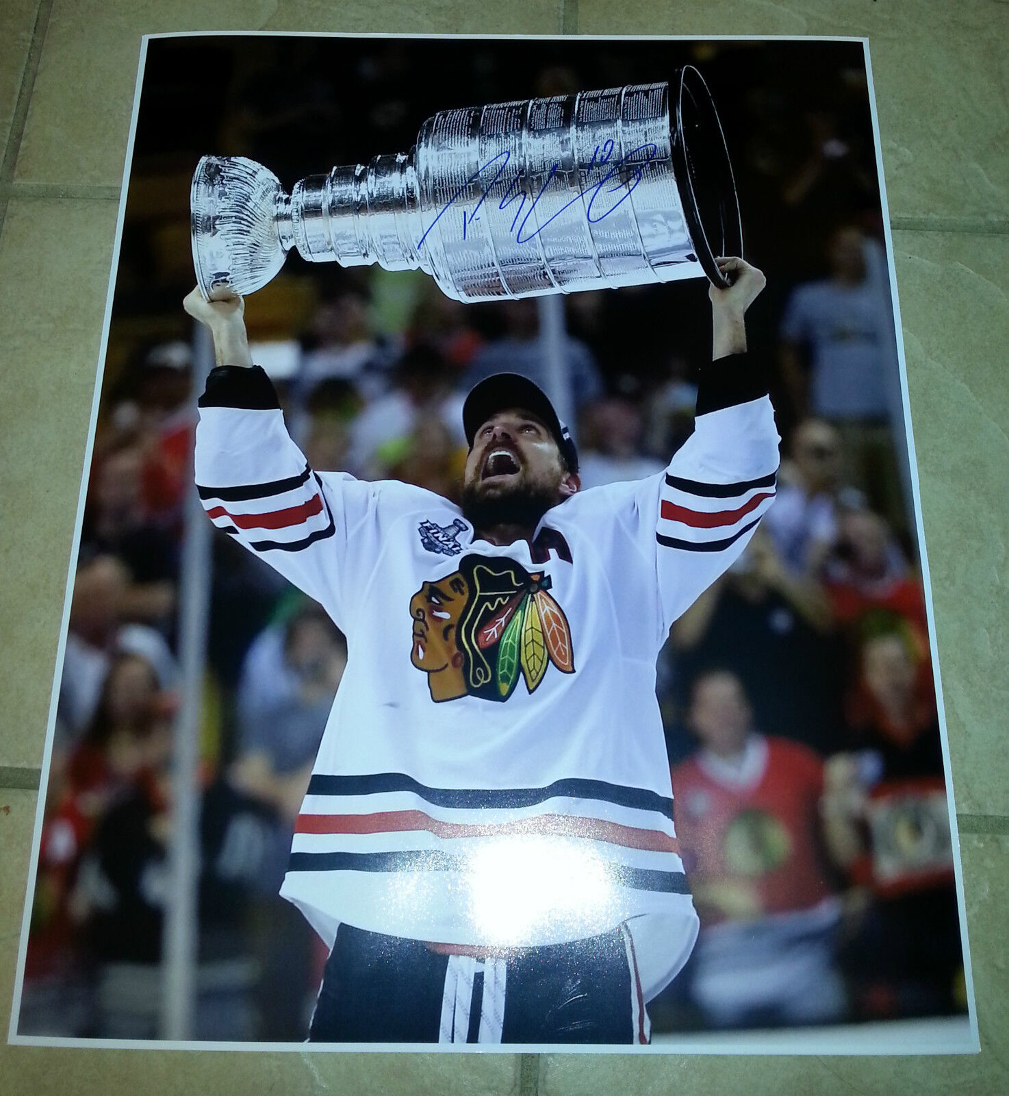 PATRICK SHARP 'CHICAGO BLACKHAWKS' SIGNED STANLEY CUP SIGNED 16X20 Photo Poster painting *COA 4