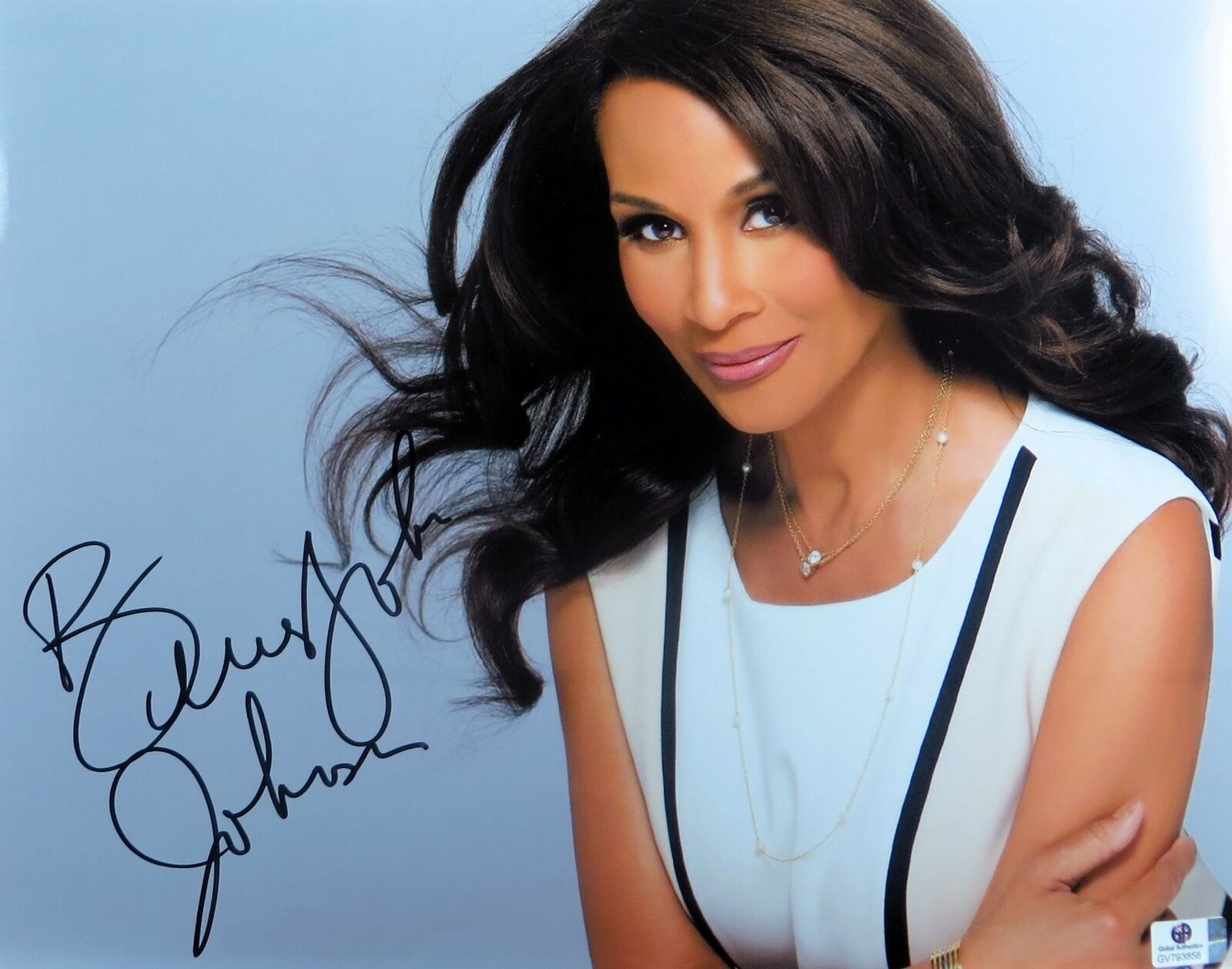 Beverly Johnson Signed Autographed 11X14 Photo Poster painting Vintage Model Elle Vogue GV793858