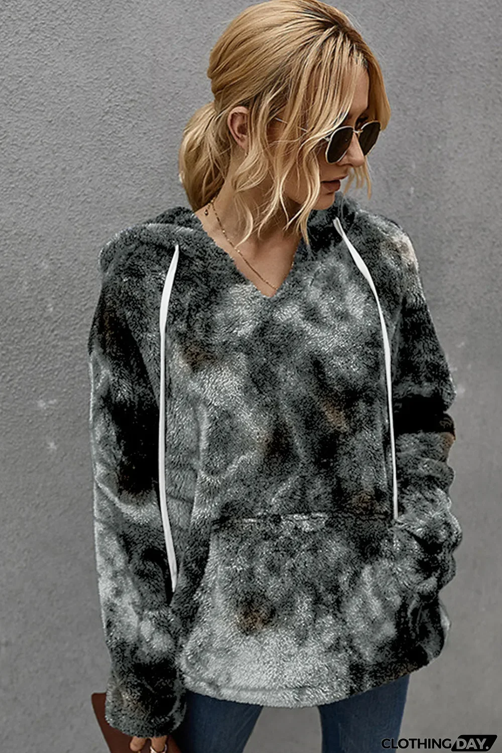 Black V-Neck Tie-Dye Plush Pullover Hoodie