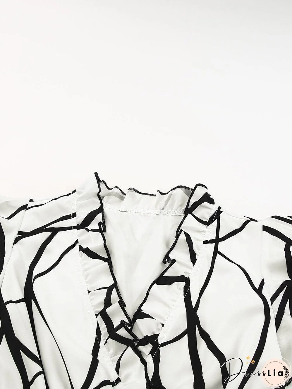 Eye-Catching Maxi Dress with Abstract Design