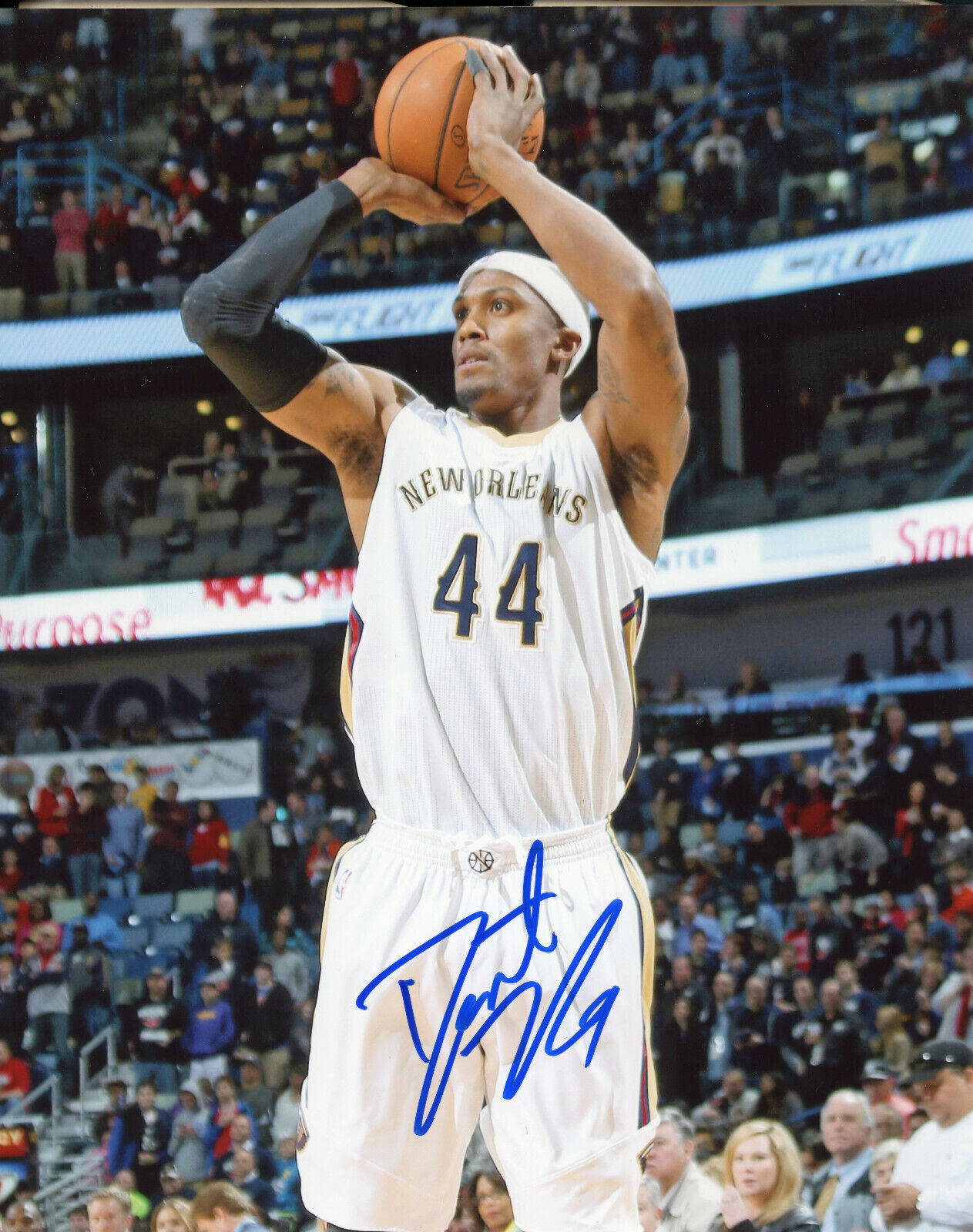 Dante Cunningham autographed 8x10 New Orleans Pelicans#S1465