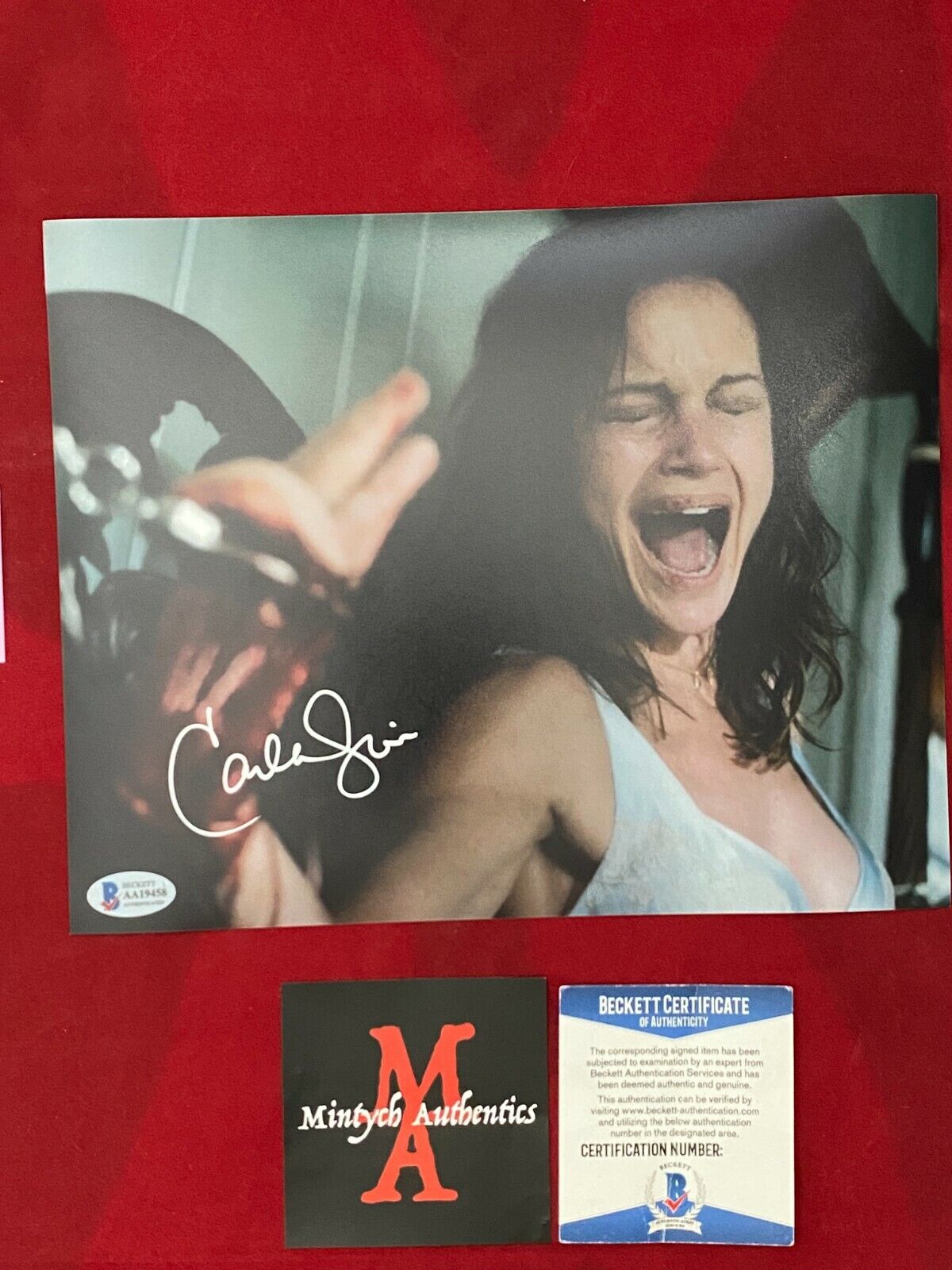 CARLA GUGINO AUTOGRAPHED SIGNED 8x10 Photo Poster painting! BECKETT COA! GERALD'S GAME! JESSIE