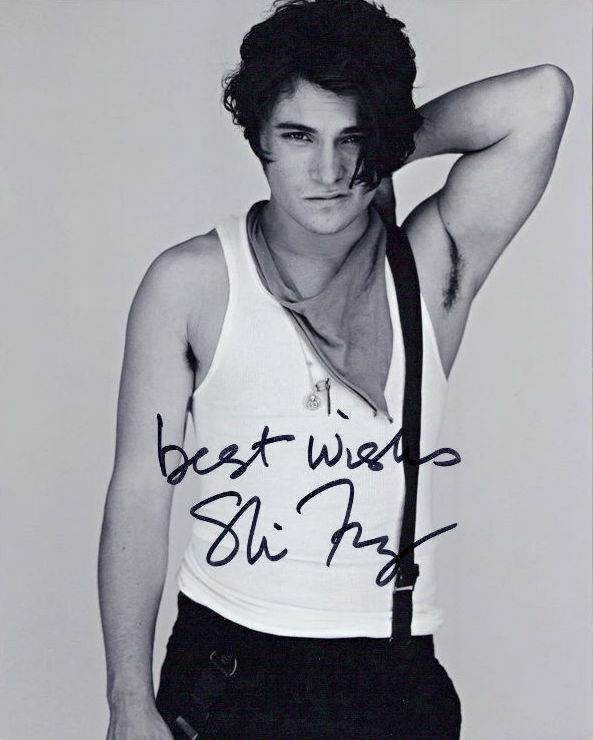 Shiloh Fernandez signed 8x10 Photo Poster painting In-person