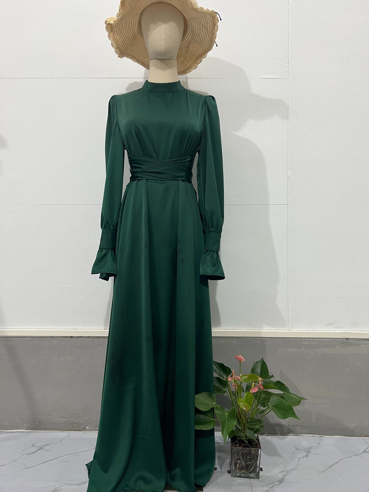 Envogue Autumn: Green Bubble Sleeve Dress