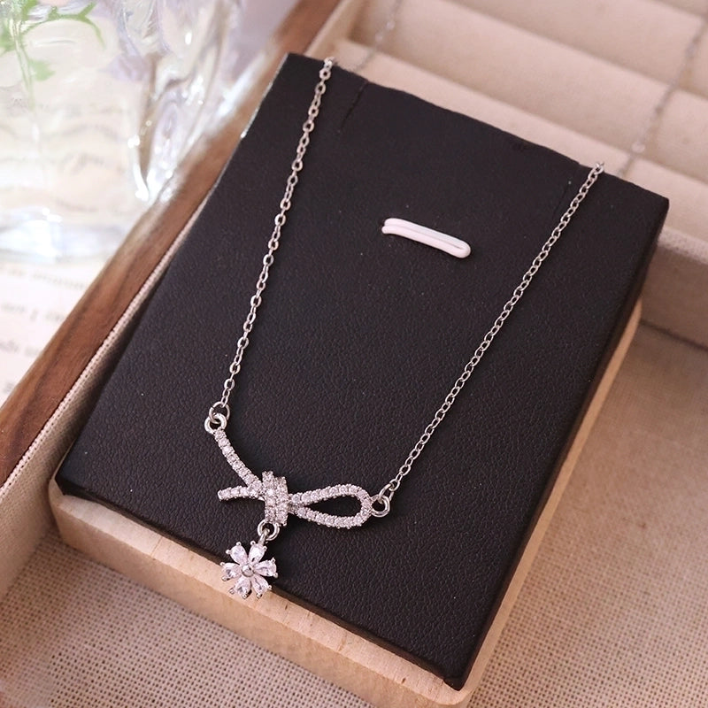 304 Stainless Steel Copper 18K Gold Plated K Gold Plated Inlay Bow Knot Zircon Pendant Necklace