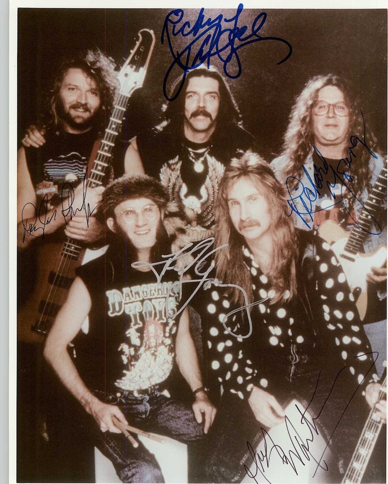 The Kentucky Headhunters Band Signed Autographed Glossy 8x10 Photo Poster painting - COA Matching Holograms