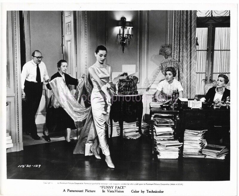 8x10 HOLLYWOOD Found Photo Poster painting AUDREY HEPBURN FRED ASTAIREb+w18 32 J