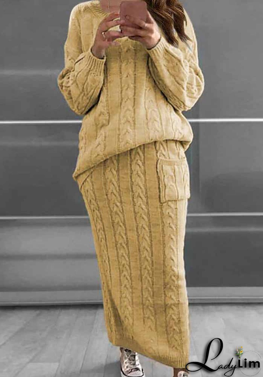 Autumn and winter women's fashion twist sweater suit set