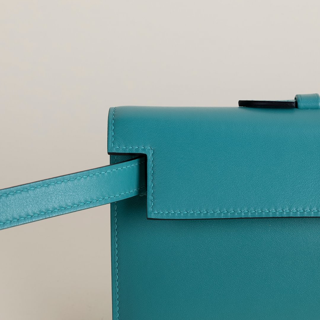 Kelly cut  Swift 7F Blue Paon GHW