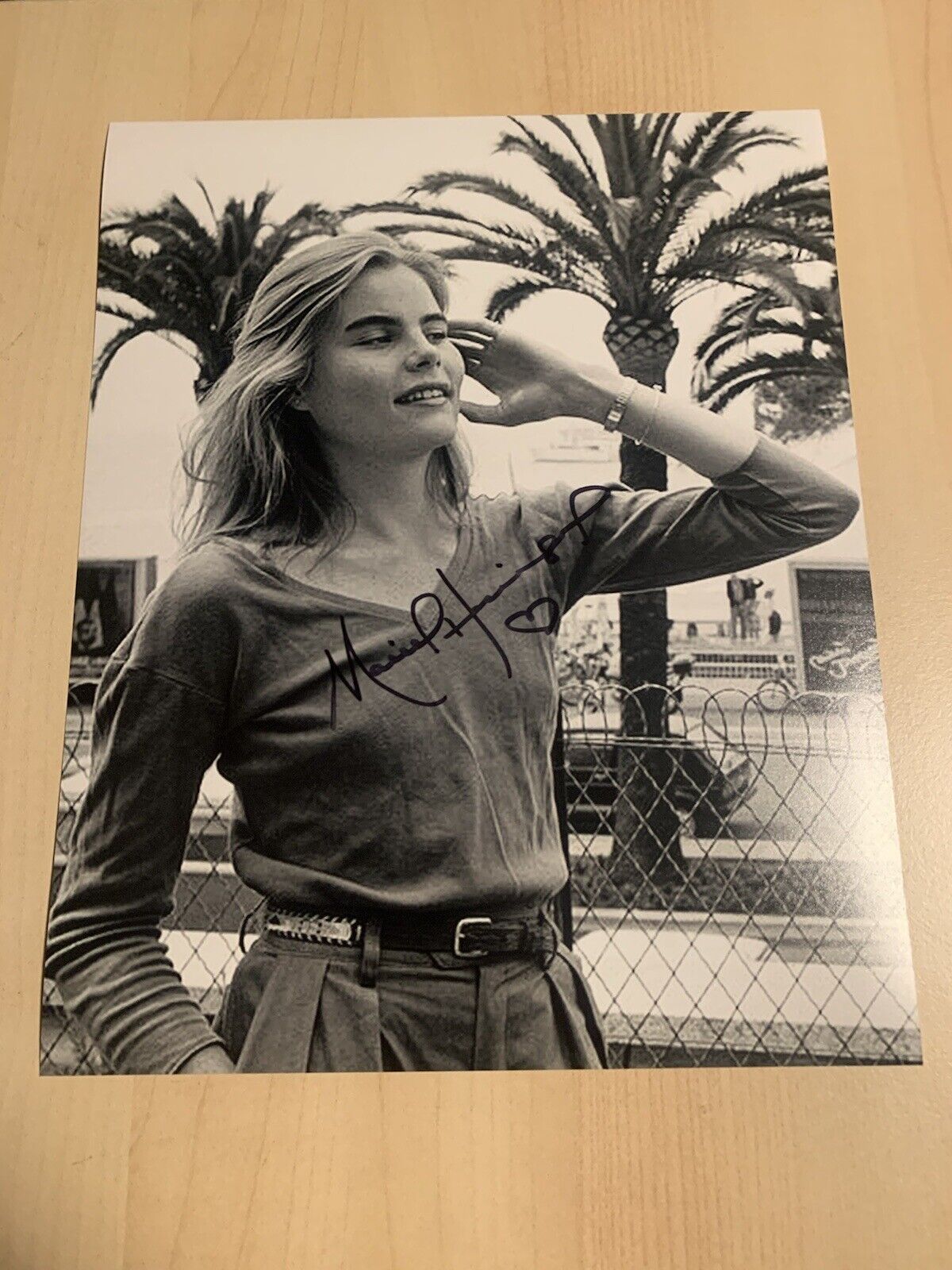 MARIEL HEMINGWAY HAND SIGNED 8x10 Photo Poster painting SEXY ACTRESS AUTOGRAPHED MANHATTAN COA