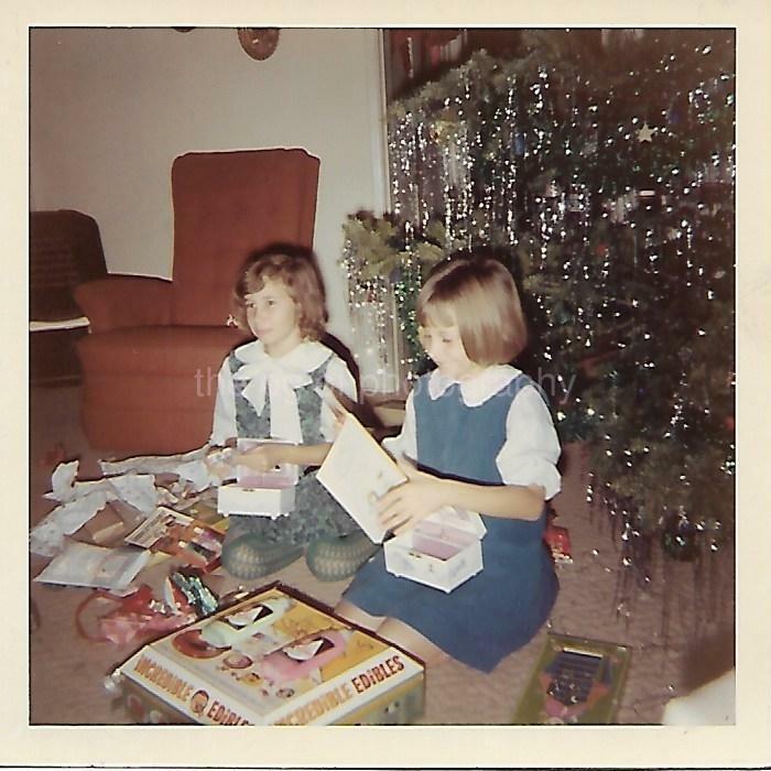 FOUND Photo Poster paintingGRAPH Color CHRISTMAS GIRLS Original Snapshot VINTAGE 22 48 ZZZ