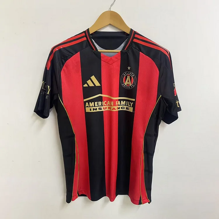 Fans 25/26 Atlanta United home jersey