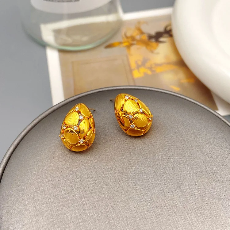 Gold water droplet brushed inlaid zircon earrings