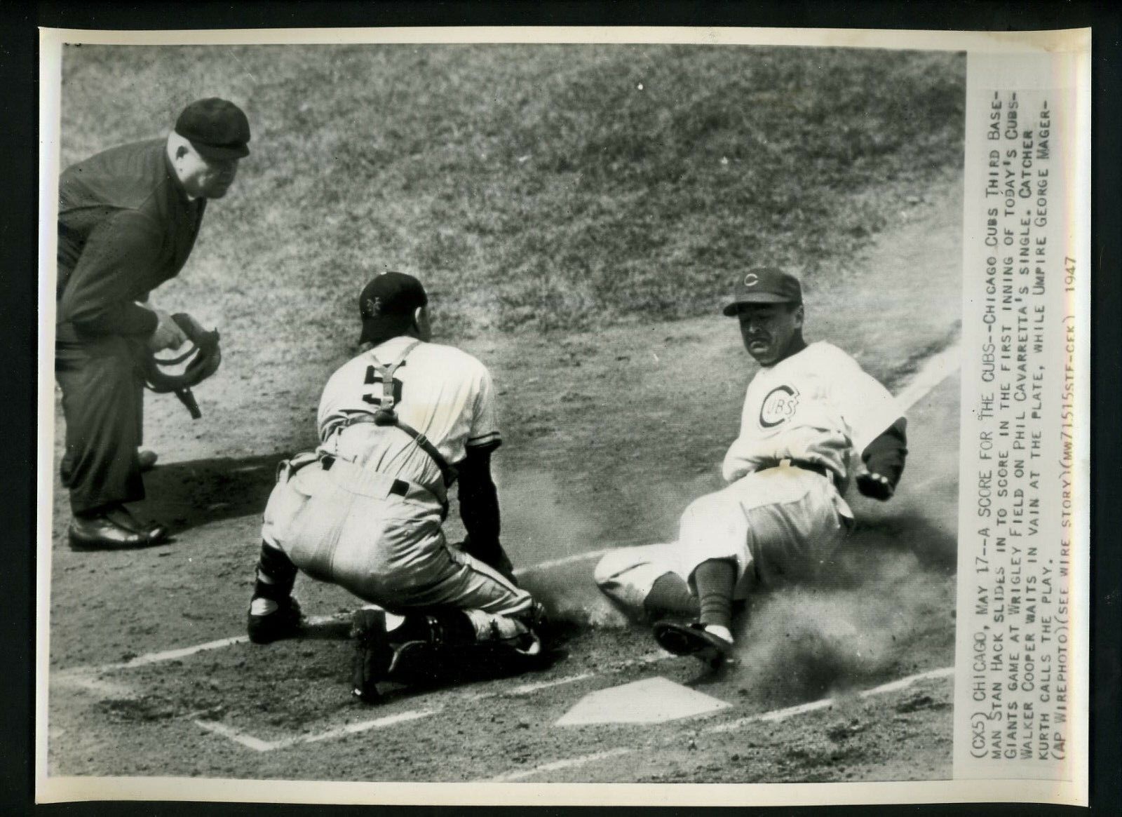 Stan Hack & Walker Cooper 1947 Press Photo Poster painting Chicago Cubs New York Giants