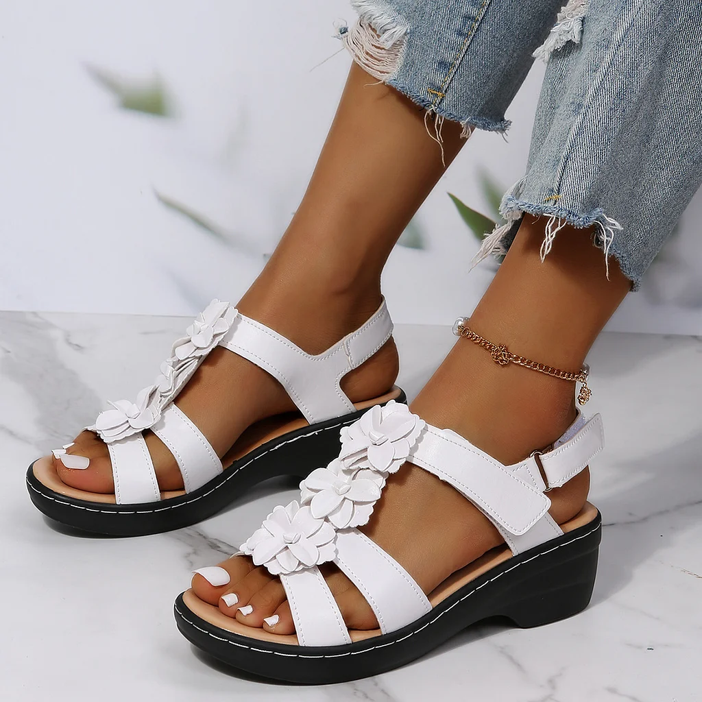 Sandals for Older Ladies: How to Stay Chic and Supported All Summer Long