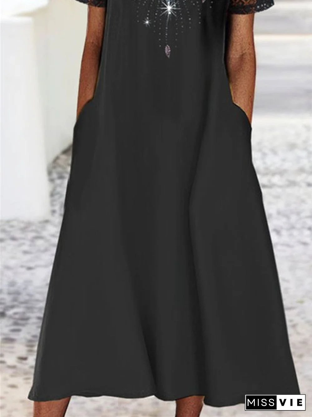 Women Short Sleeve Scoop Neck Graphic Printed Midi Dress